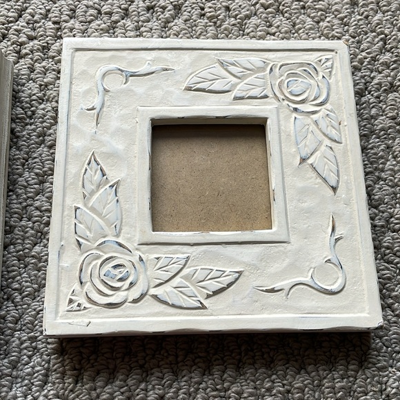 Bundle of 2 Romantic & Classical Photo Frames In White & Cream Beautiful Border - Picture 3 of 7